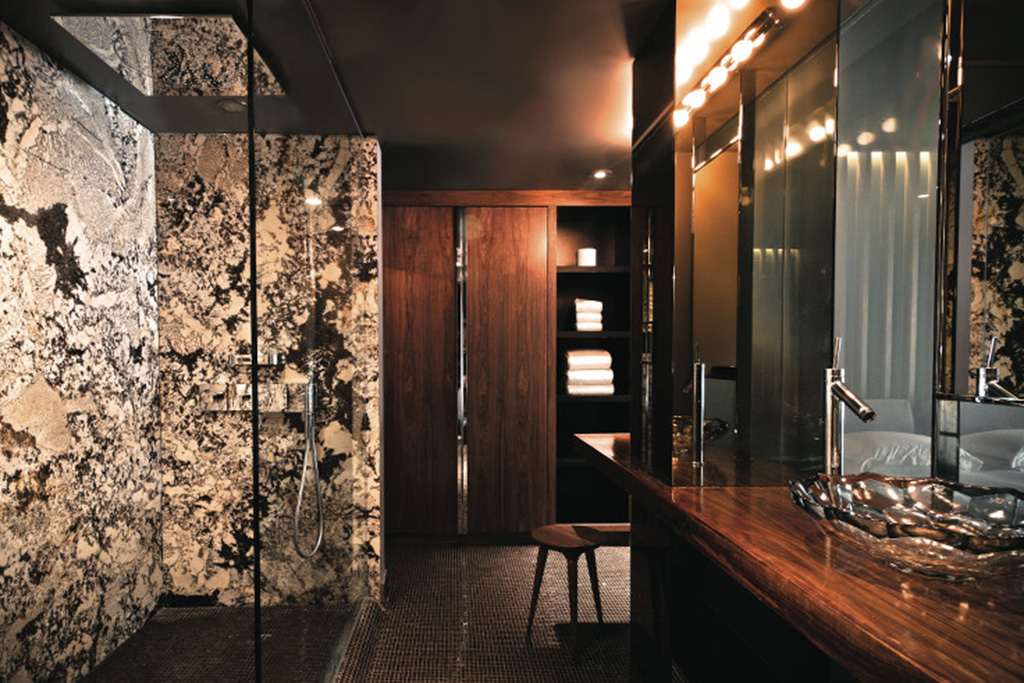 The Hollywood Roosevelt. Suite Bath, by Hun Aw Studio