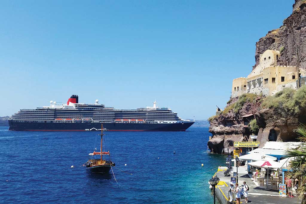 Queen Victoria in Santorini