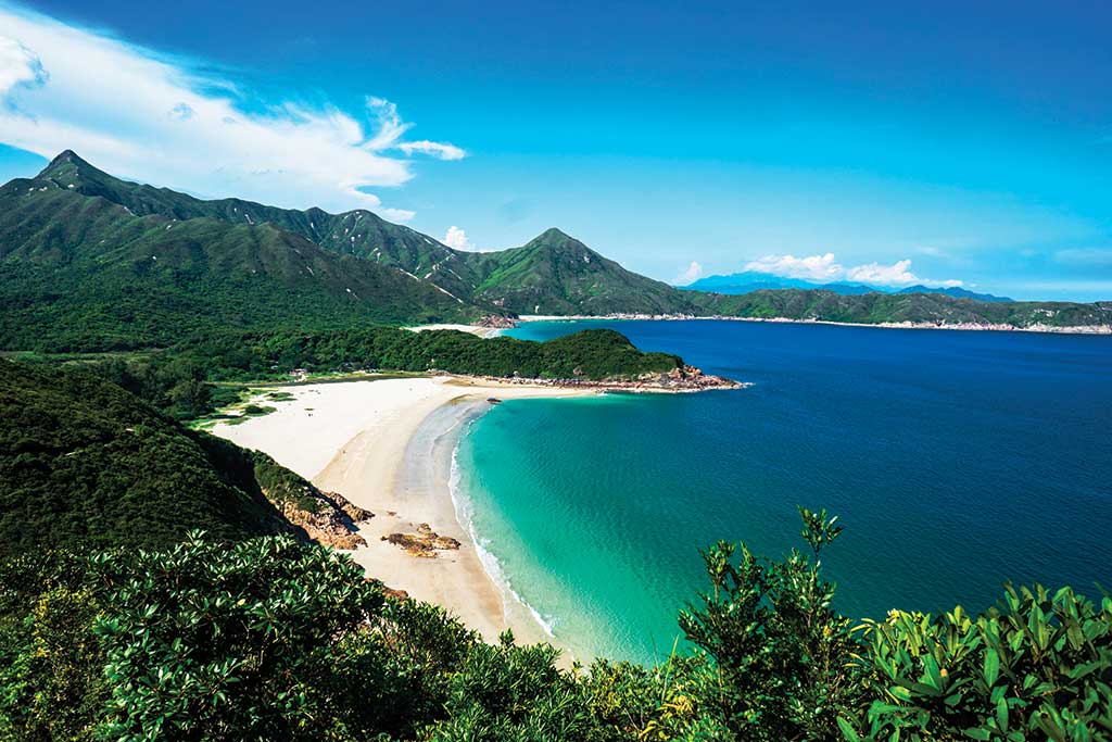 Ham Tin Wan Beach by Laurin