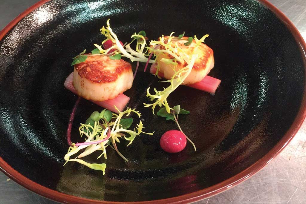 Pan-Fried Scallops With Rhubarb at Kings Head