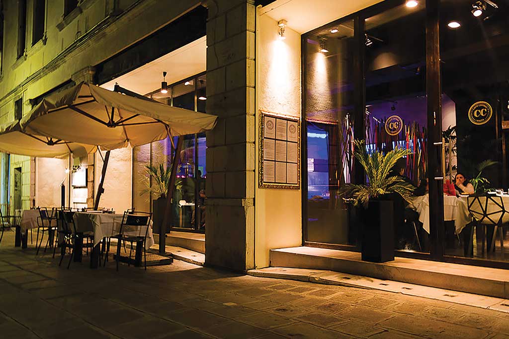 Caffรจ Centrale Street Entrance