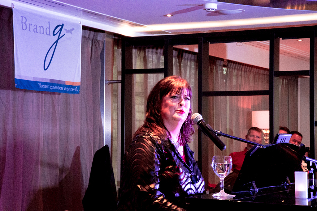 Ann Hampton Callaway performing on a Brand g river cruise