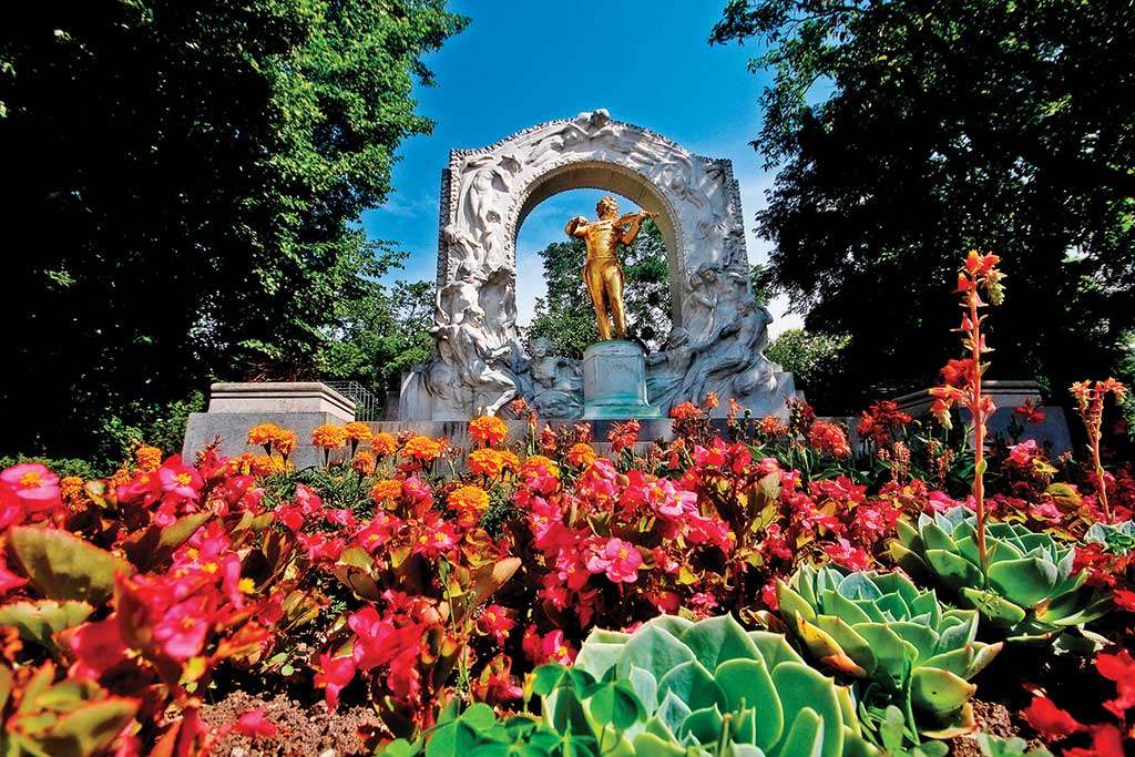 Monument to Johann Strauss II in Stadtpark