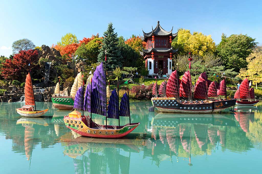 Montréal Botanical Garden By Tommy Larey