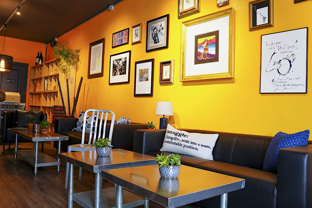 Apt 9F Fort Lauderdale, Florida Restaurant
