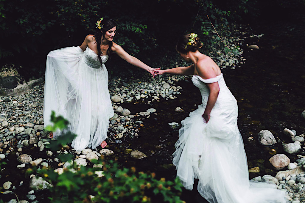 Treehouse Point Wedding in Seattle Washington | LGBTQ Wedding Venues | LGBTQ Wedding Destinations