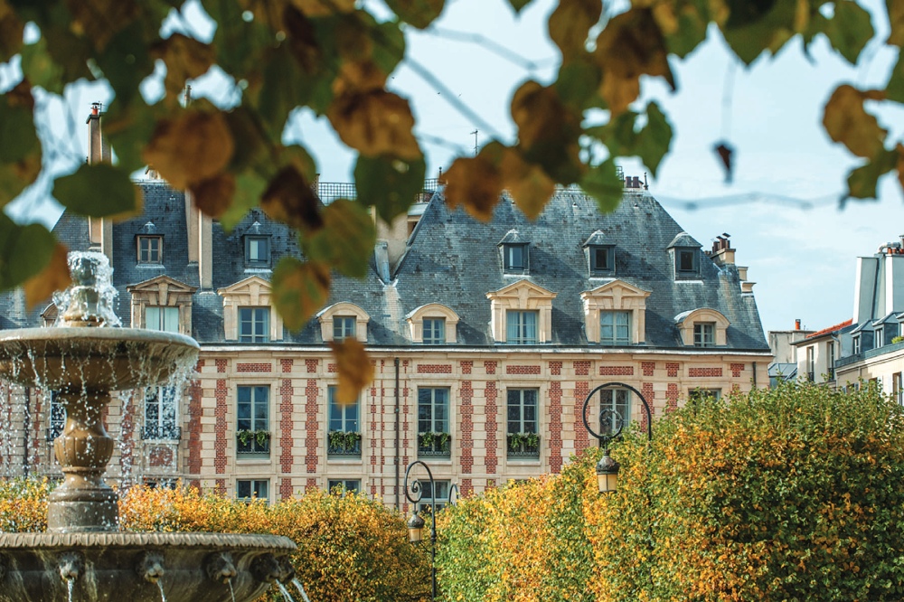 Cour des Vosges Exterior (Photo by Gdelaubier)