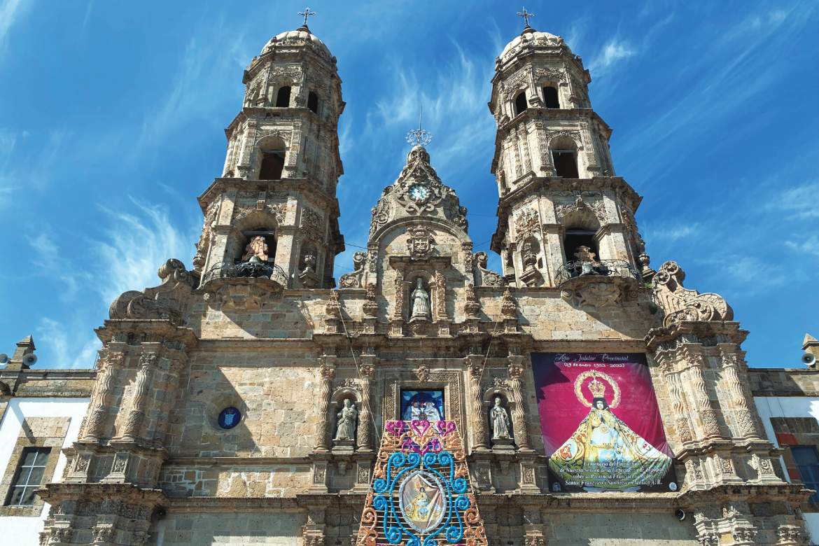 Zapopan basilica (Photo by LatinFlyer.com)