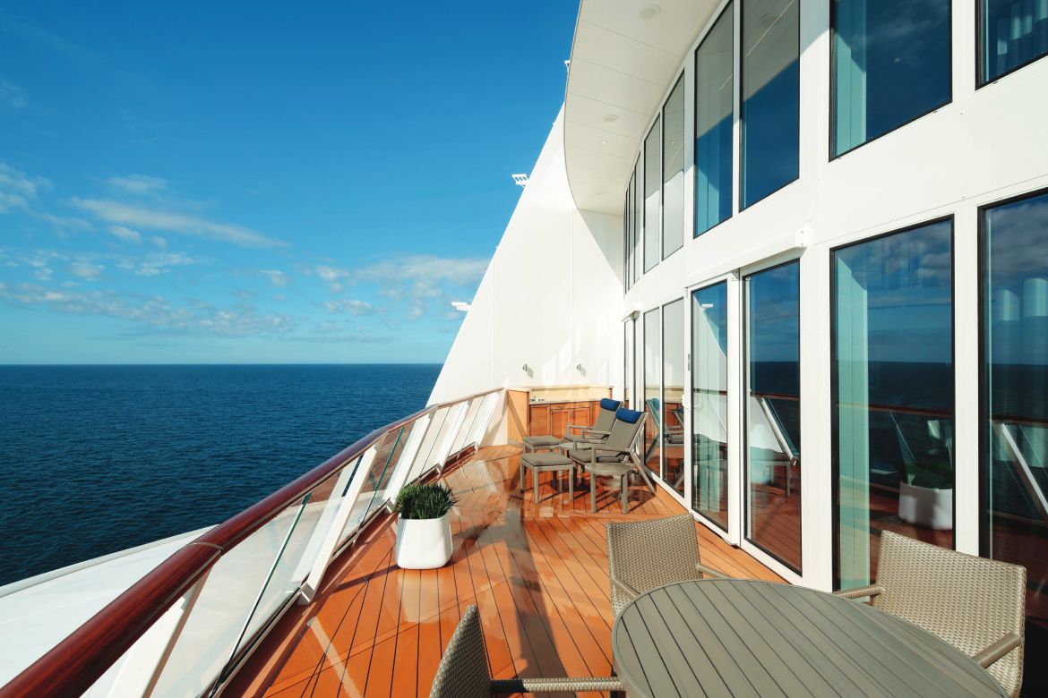 Royal Loft Suite with Balcony (Photo by RCL)