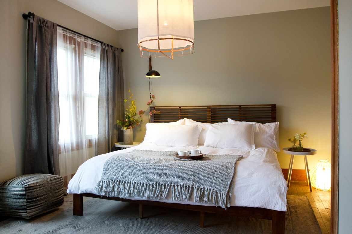 The DeBruce rooms 25R (Photographer Ron Cadiz) Catskills