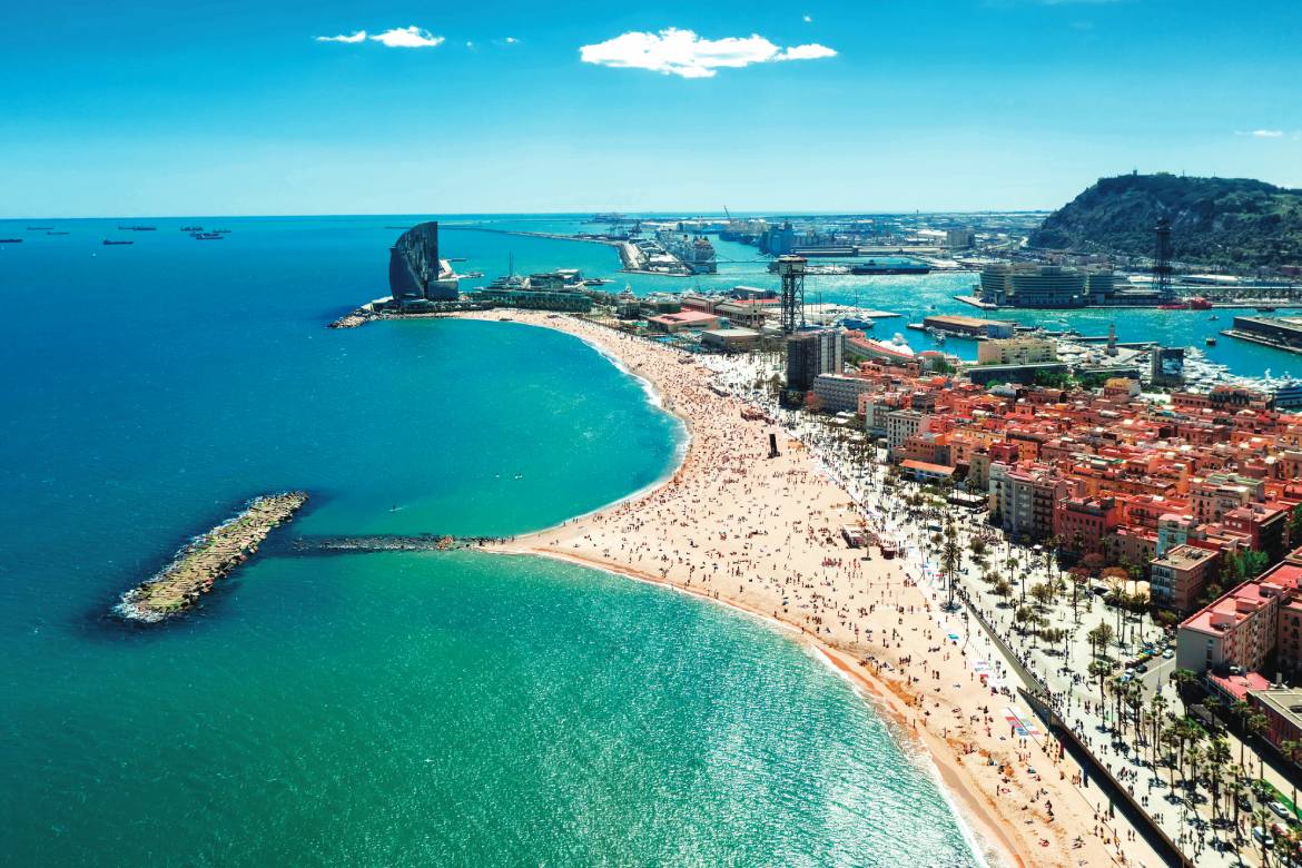La Barceloneta (Photo by Dmytro Shevchuk)